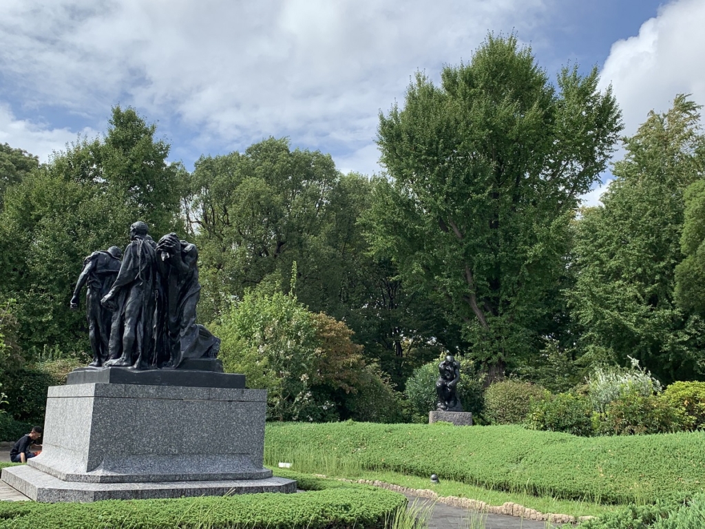 上野公園にある彫刻カレーの市民
